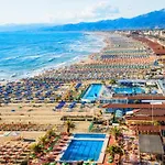 Bungalow Resort Ameglia Кемпинг Амелия