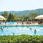 Bungalow Resort Ameglia * Амелия