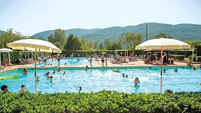 Bungalow Resort Ameglia * أَميليا