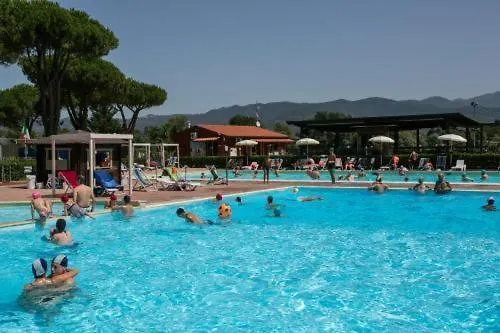 Bungalow Resort Ameglia مكان تخييم